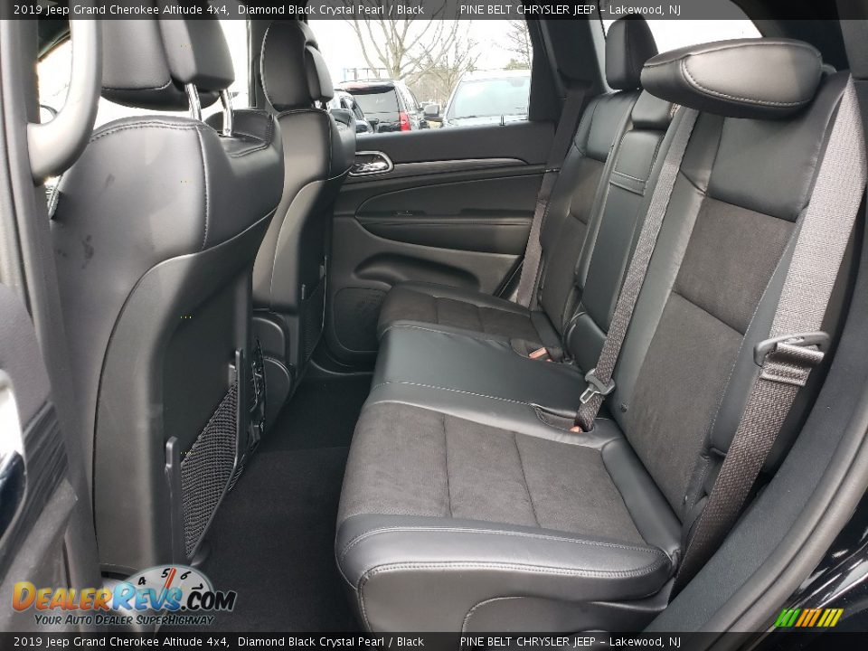 2019 Jeep Grand Cherokee Altitude 4x4 Diamond Black Crystal Pearl / Black Photo #6