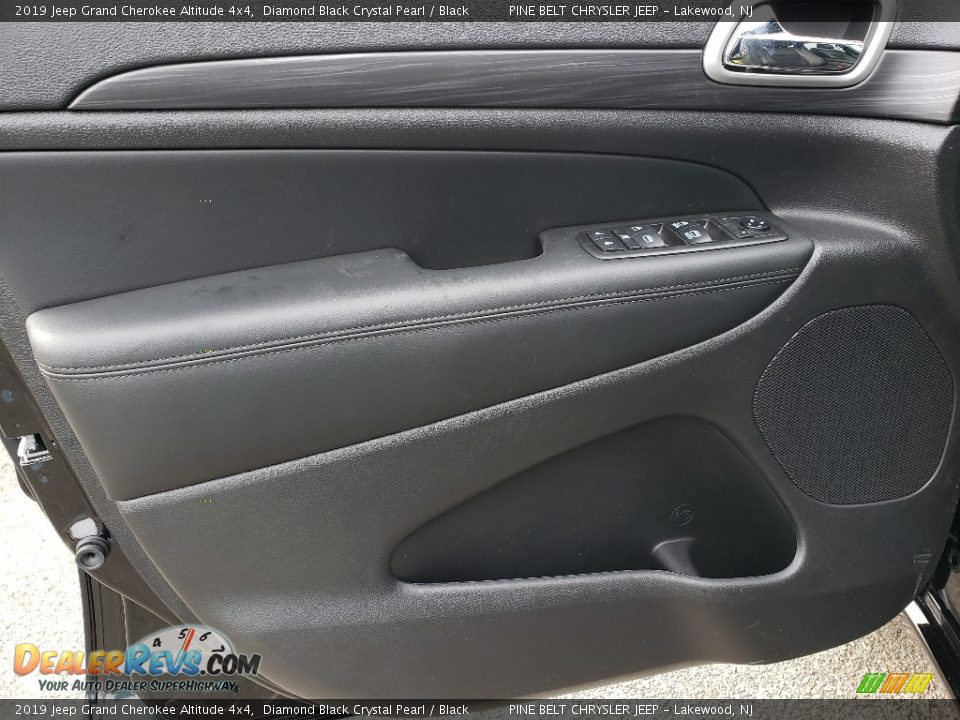 2019 Jeep Grand Cherokee Altitude 4x4 Diamond Black Crystal Pearl / Black Photo #8