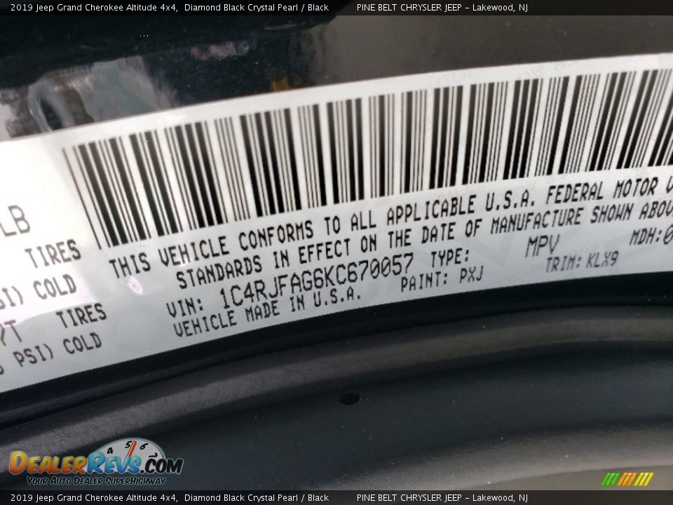 2019 Jeep Grand Cherokee Altitude 4x4 Diamond Black Crystal Pearl / Black Photo #9
