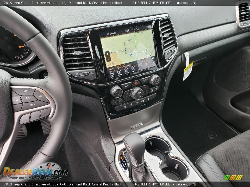 2019 Jeep Grand Cherokee Altitude 4x4 Diamond Black Crystal Pearl / Black Photo #10