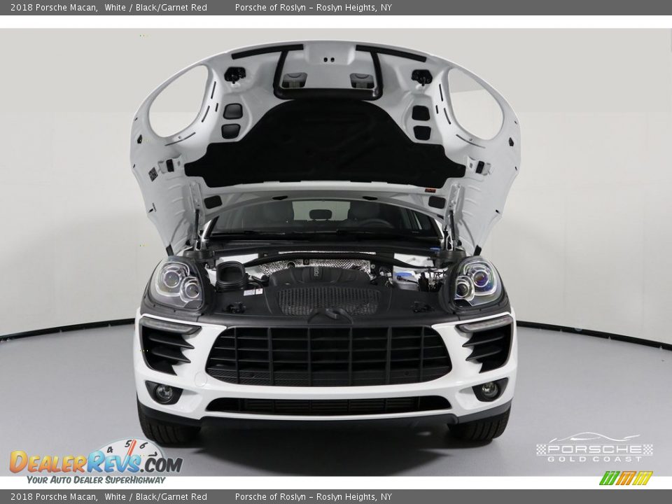 2018 Porsche Macan White / Black/Garnet Red Photo #3