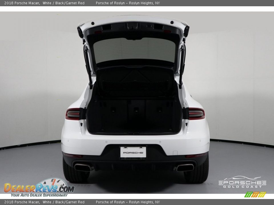 2018 Porsche Macan White / Black/Garnet Red Photo #9