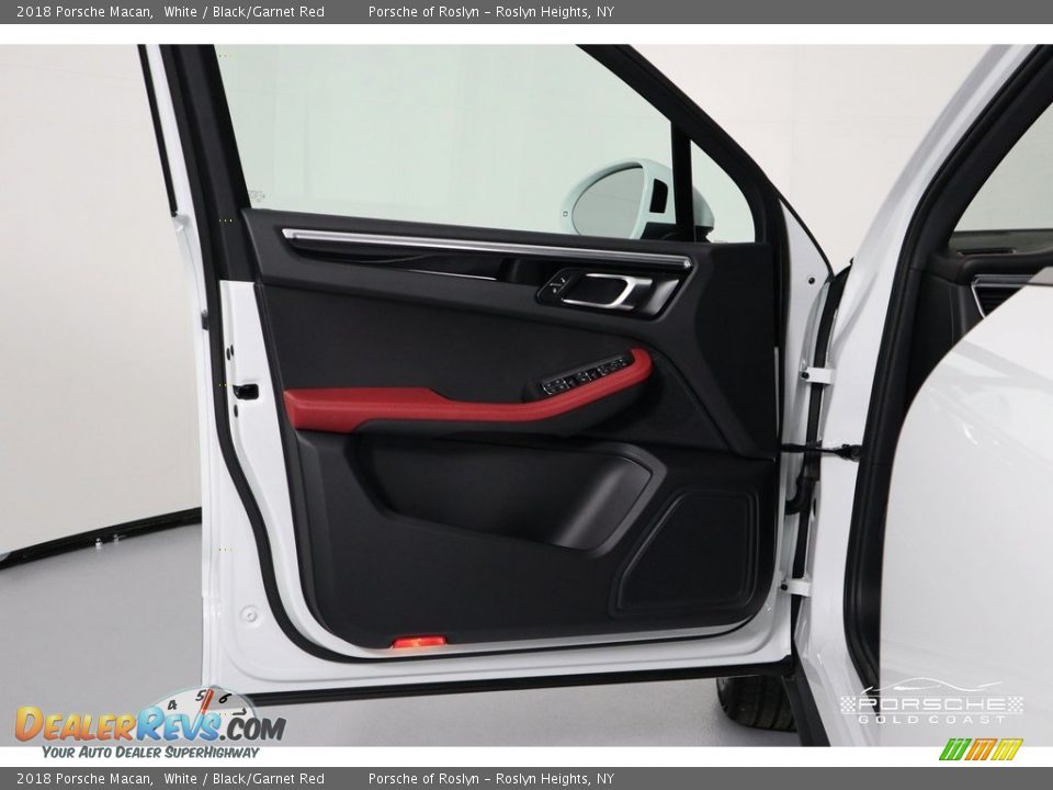 2018 Porsche Macan White / Black/Garnet Red Photo #14