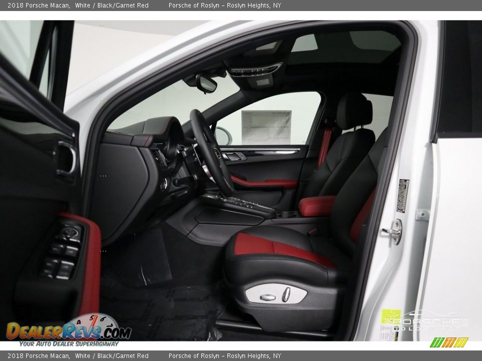 2018 Porsche Macan White / Black/Garnet Red Photo #15