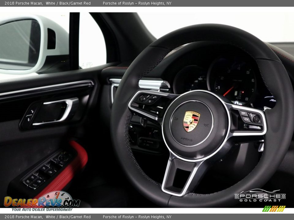 2018 Porsche Macan White / Black/Garnet Red Photo #17