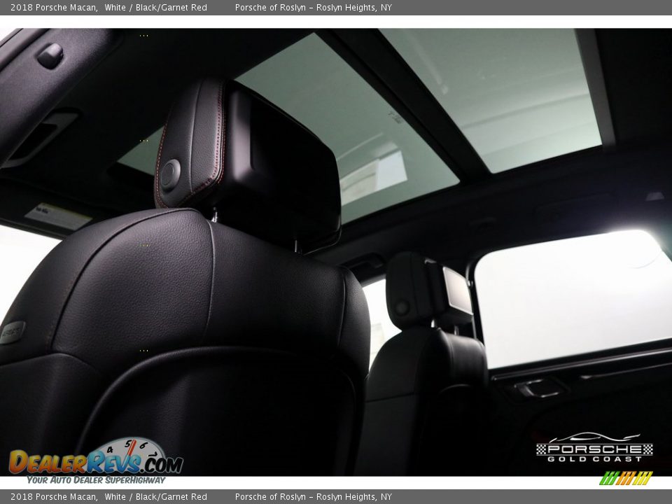 2018 Porsche Macan White / Black/Garnet Red Photo #27