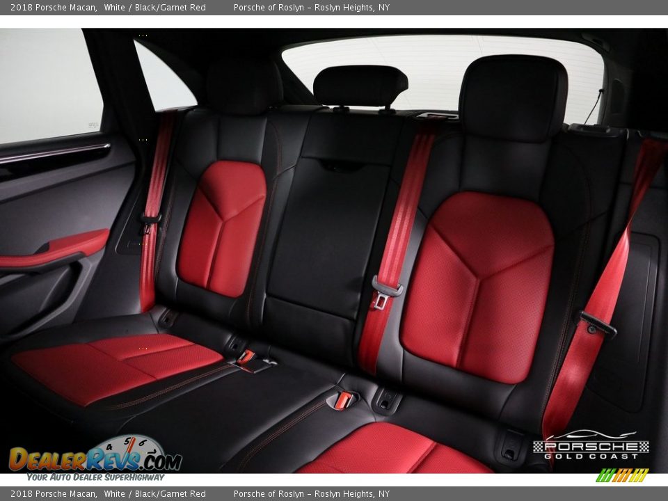 2018 Porsche Macan White / Black/Garnet Red Photo #28