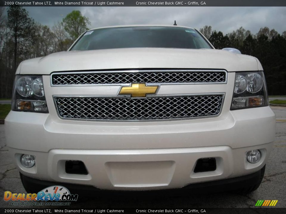 2009 Chevrolet Tahoe LTZ White Diamond Tricoat / Light Cashmere Photo #3