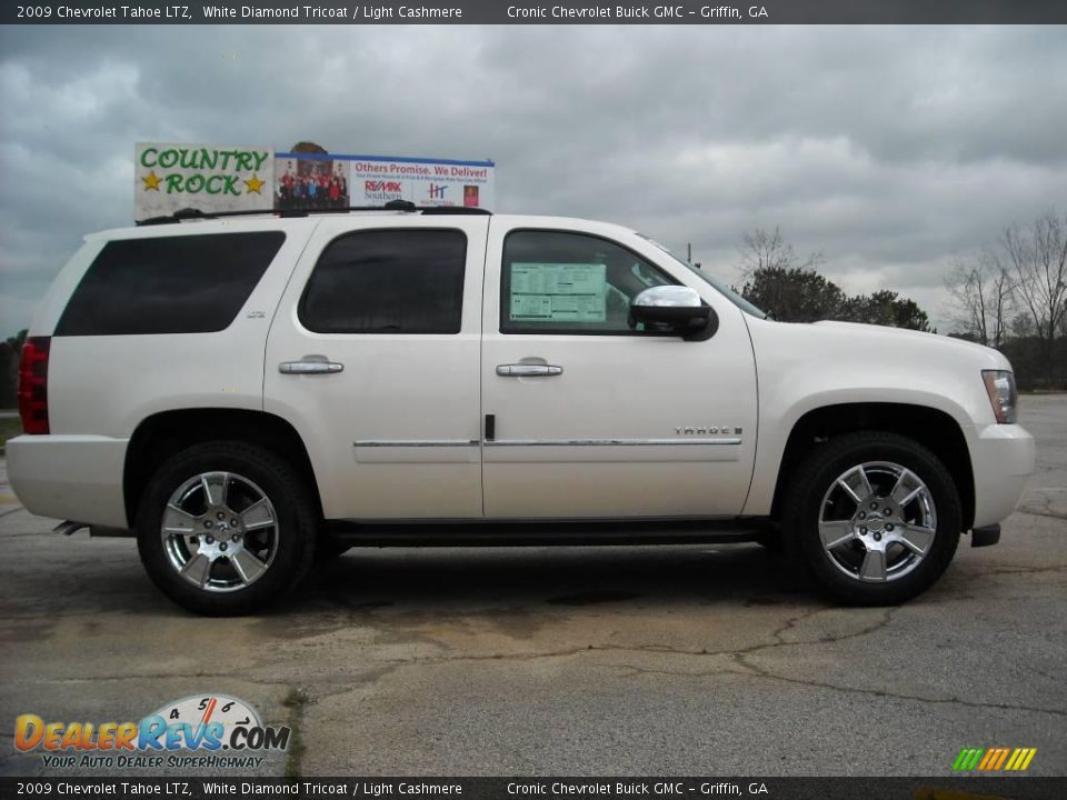 2009 Chevrolet Tahoe LTZ White Diamond Tricoat / Light Cashmere Photo #5