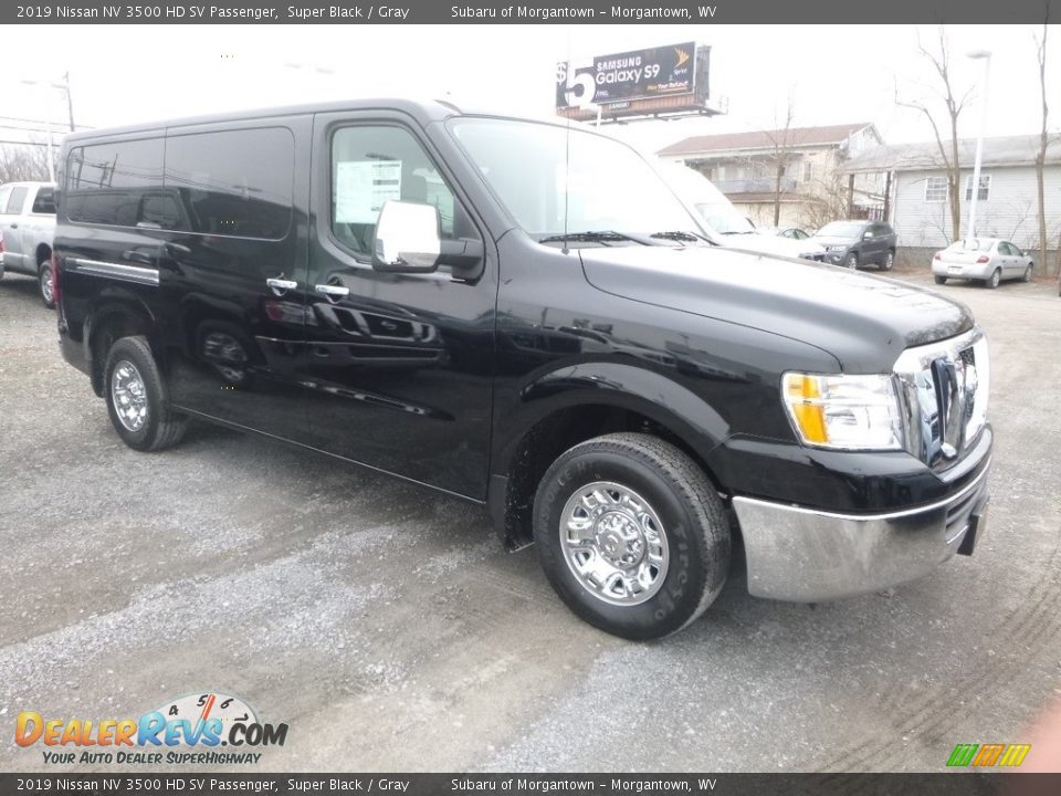 Front 3/4 View of 2019 Nissan NV 3500 HD SV Passenger Photo #1