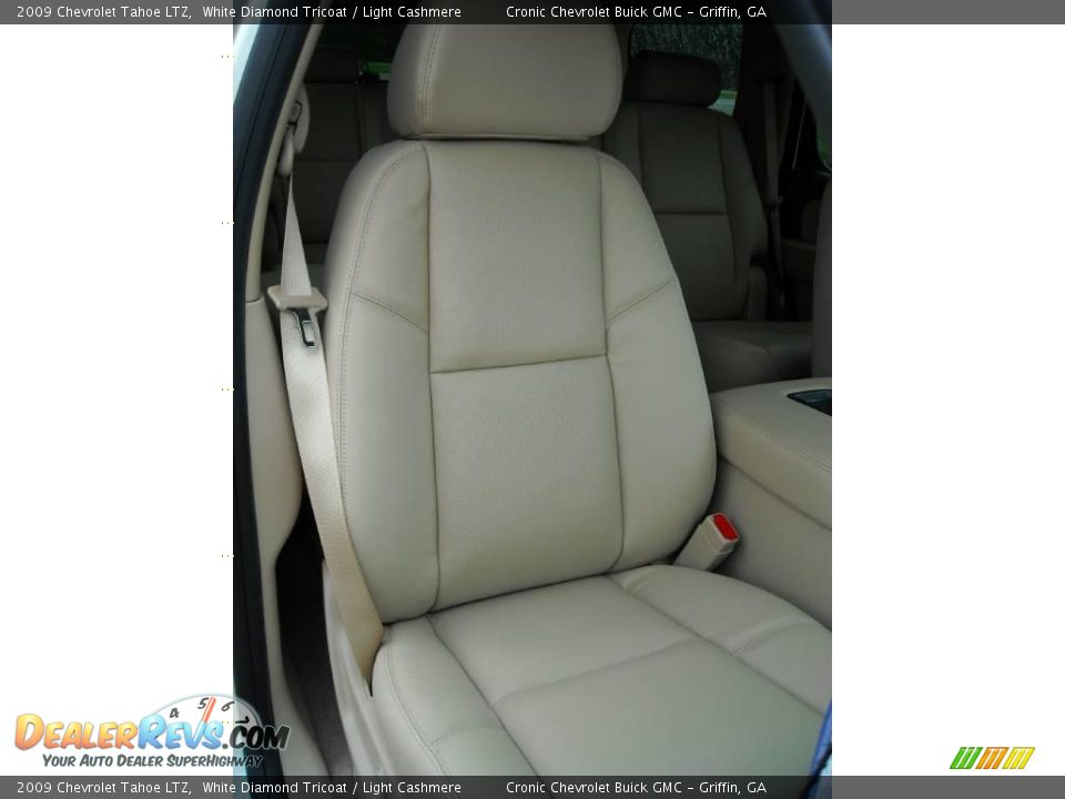 2009 Chevrolet Tahoe LTZ White Diamond Tricoat / Light Cashmere Photo #20