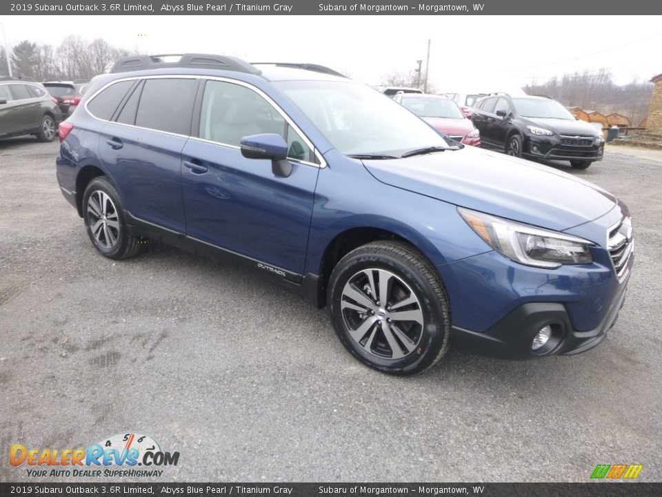 Front 3/4 View of 2019 Subaru Outback 3.6R Limited Photo #1