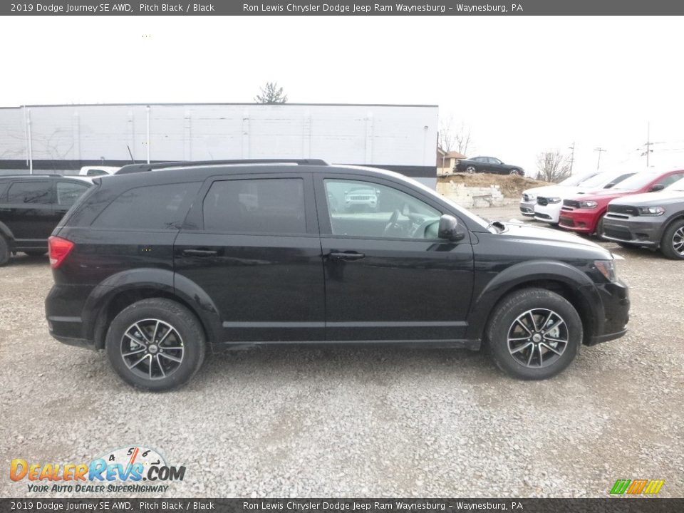Pitch Black 2019 Dodge Journey SE AWD Photo #6