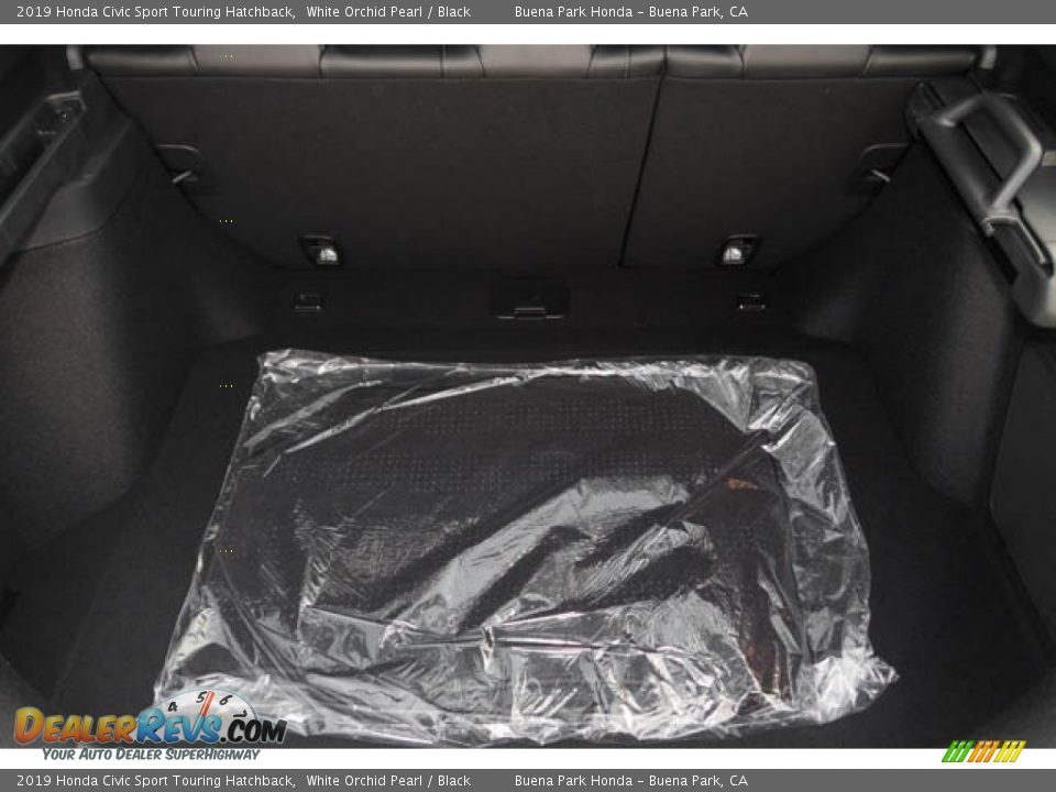 2019 Honda Civic Sport Touring Hatchback White Orchid Pearl / Black Photo #19