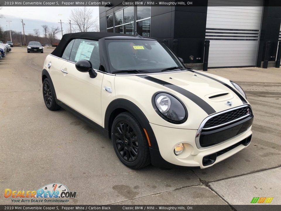 Front 3/4 View of 2019 Mini Convertible Cooper S Photo #1