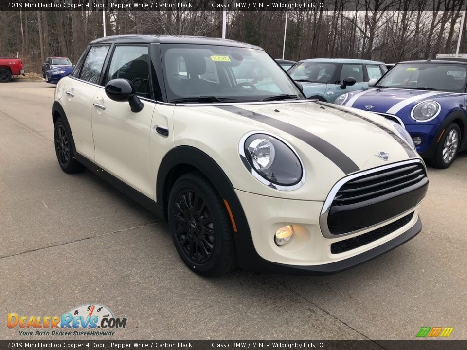 2019 Mini Hardtop Cooper 4 Door Pepper White / Carbon Black Photo #1
