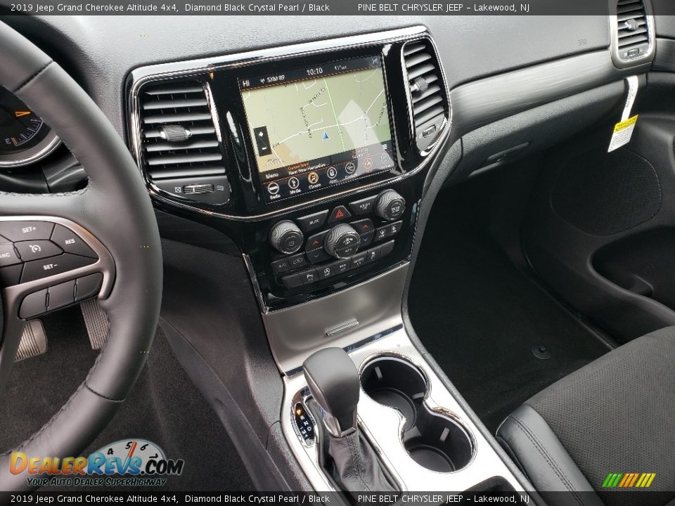 2019 Jeep Grand Cherokee Altitude 4x4 Diamond Black Crystal Pearl / Black Photo #10