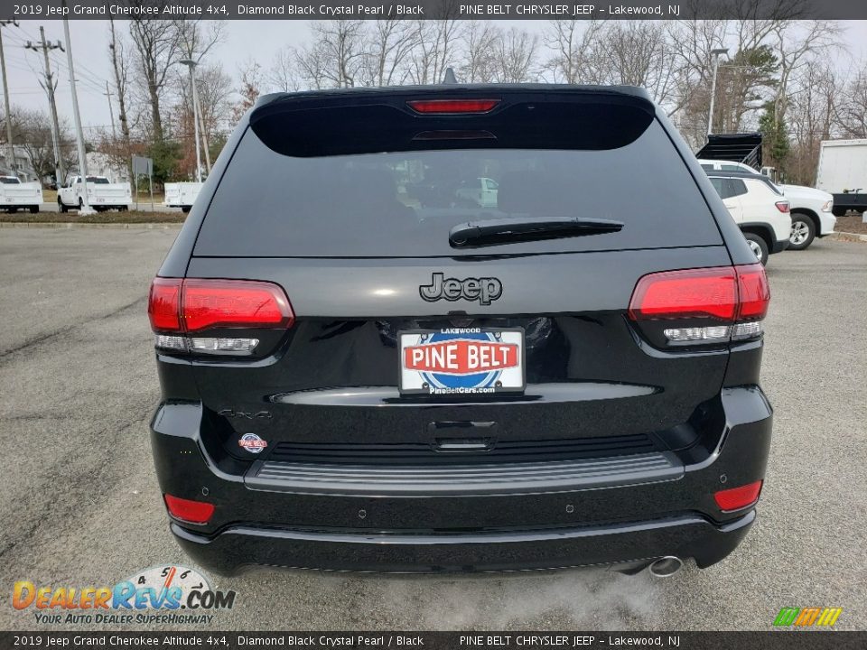 2019 Jeep Grand Cherokee Altitude 4x4 Diamond Black Crystal Pearl / Black Photo #5
