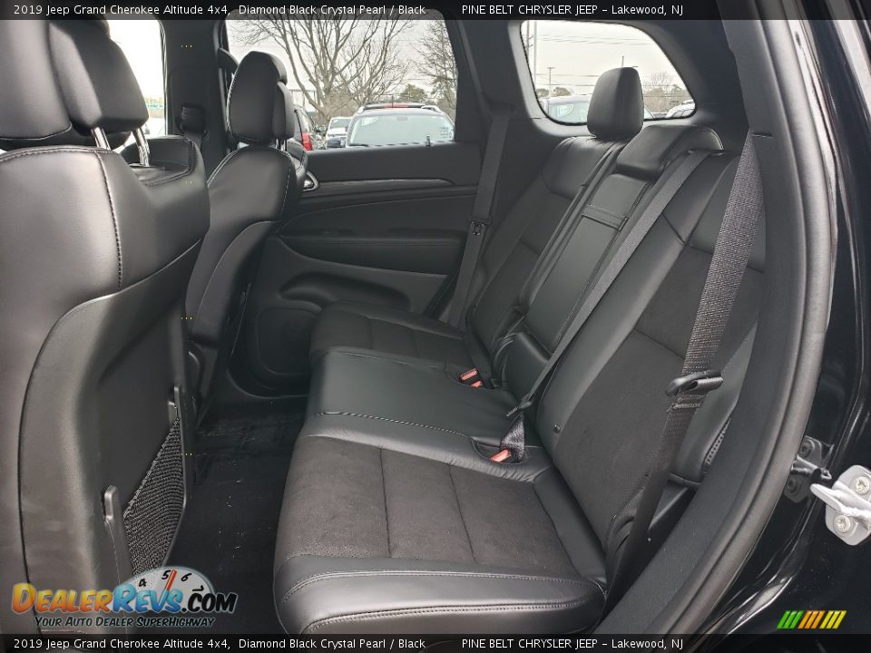 2019 Jeep Grand Cherokee Altitude 4x4 Diamond Black Crystal Pearl / Black Photo #6