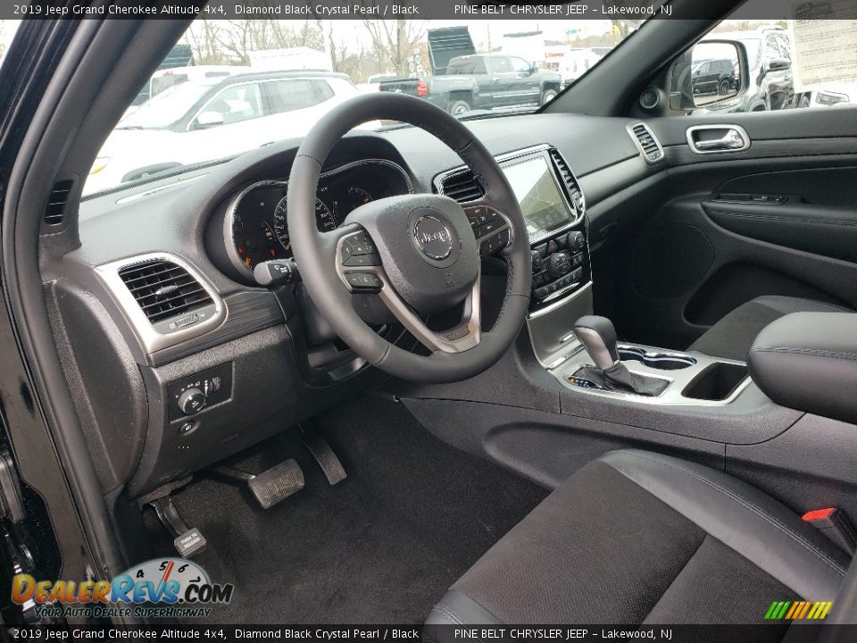 2019 Jeep Grand Cherokee Altitude 4x4 Diamond Black Crystal Pearl / Black Photo #8