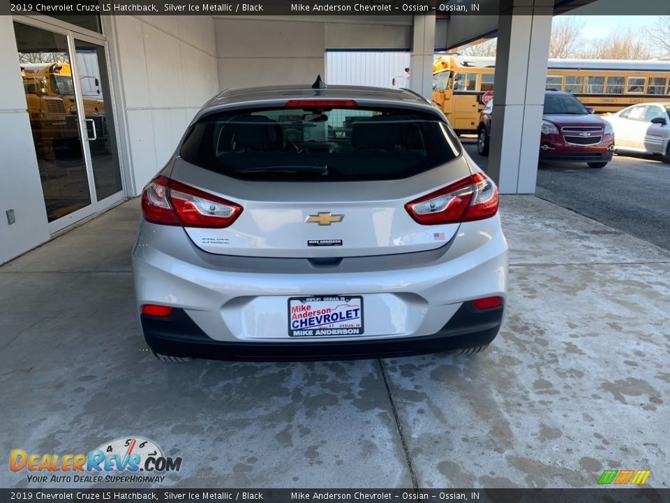 2019 Chevrolet Cruze LS Hatchback Silver Ice Metallic / Black Photo #4