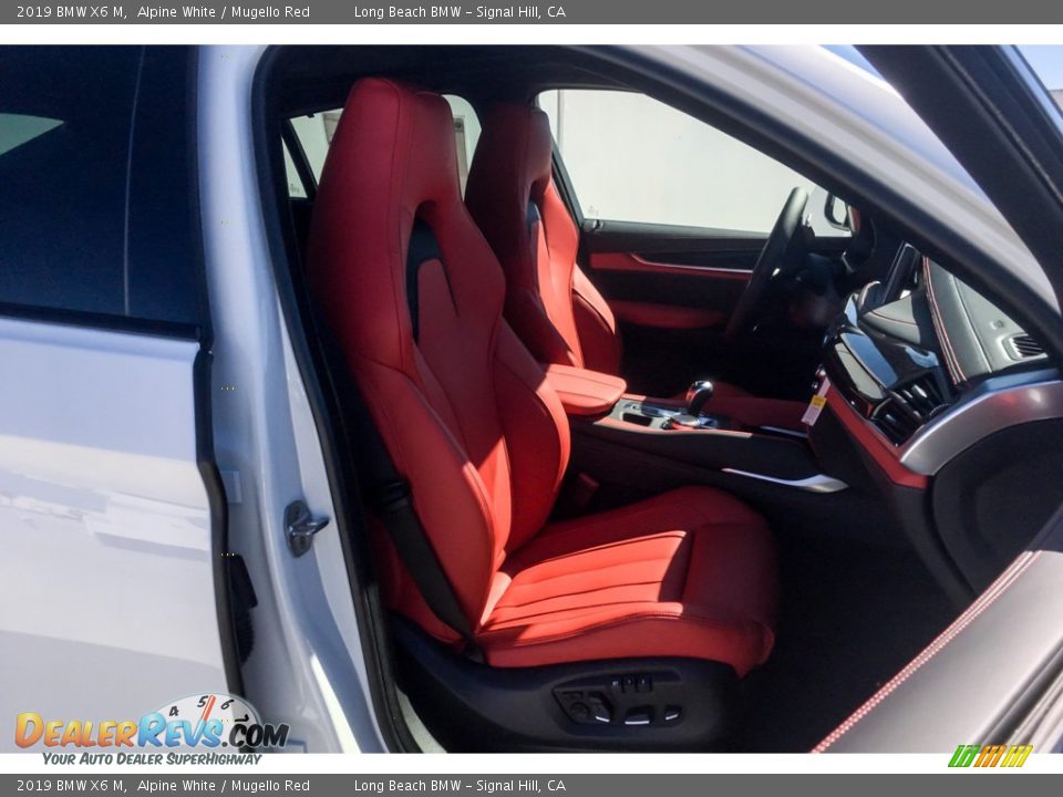 2019 BMW X6 M Alpine White / Mugello Red Photo #5