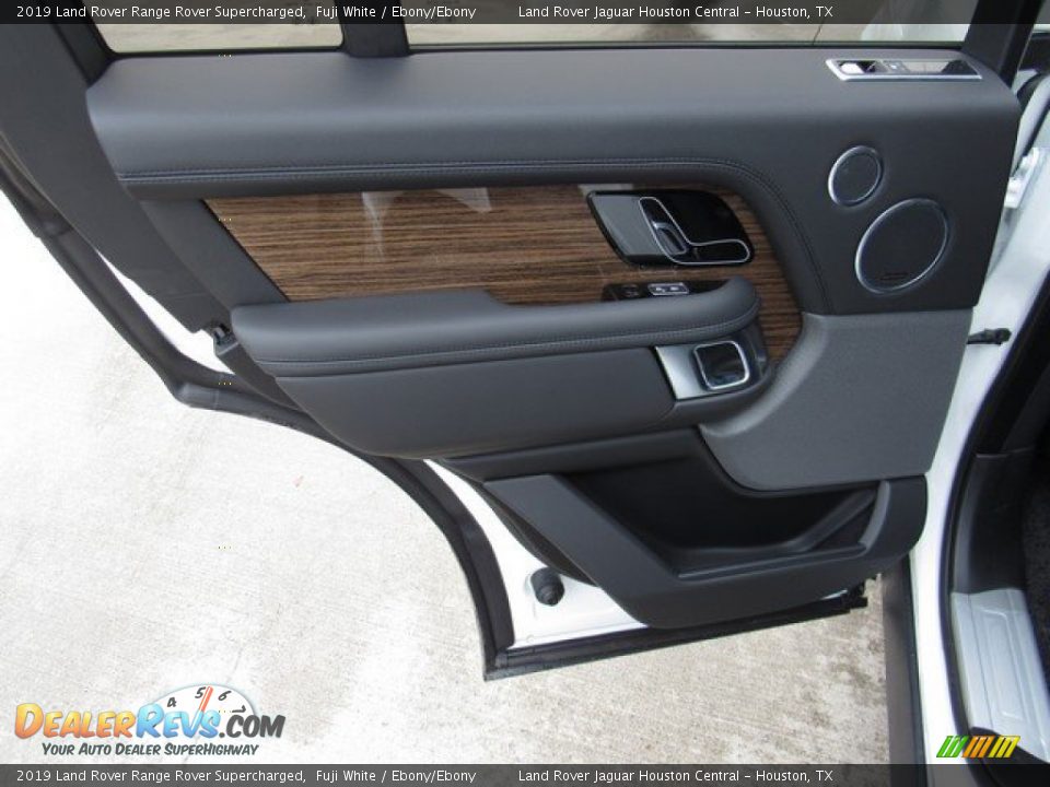 Door Panel of 2019 Land Rover Range Rover Supercharged Photo #25