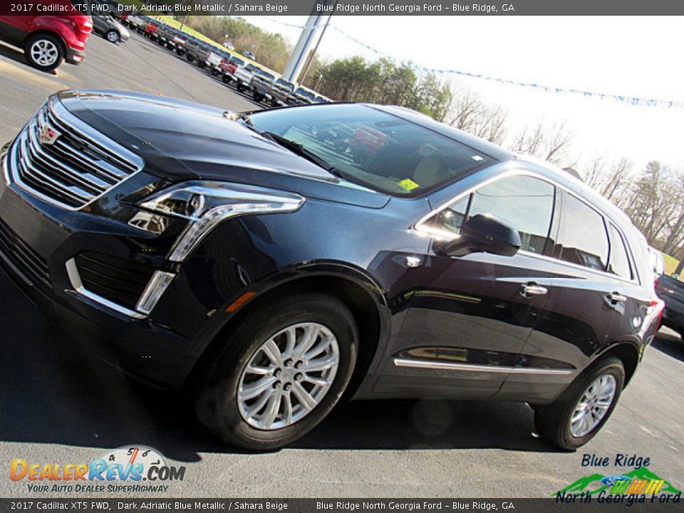 2017 Cadillac XT5 FWD Dark Adriatic Blue Metallic / Sahara Beige Photo #28