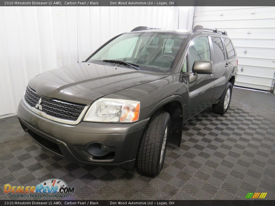 2010 Mitsubishi Endeavor LS AWD Carbon Pearl / Black Photo #7