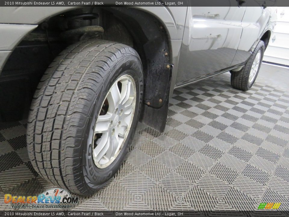 2010 Mitsubishi Endeavor LS AWD Carbon Pearl / Black Photo #8