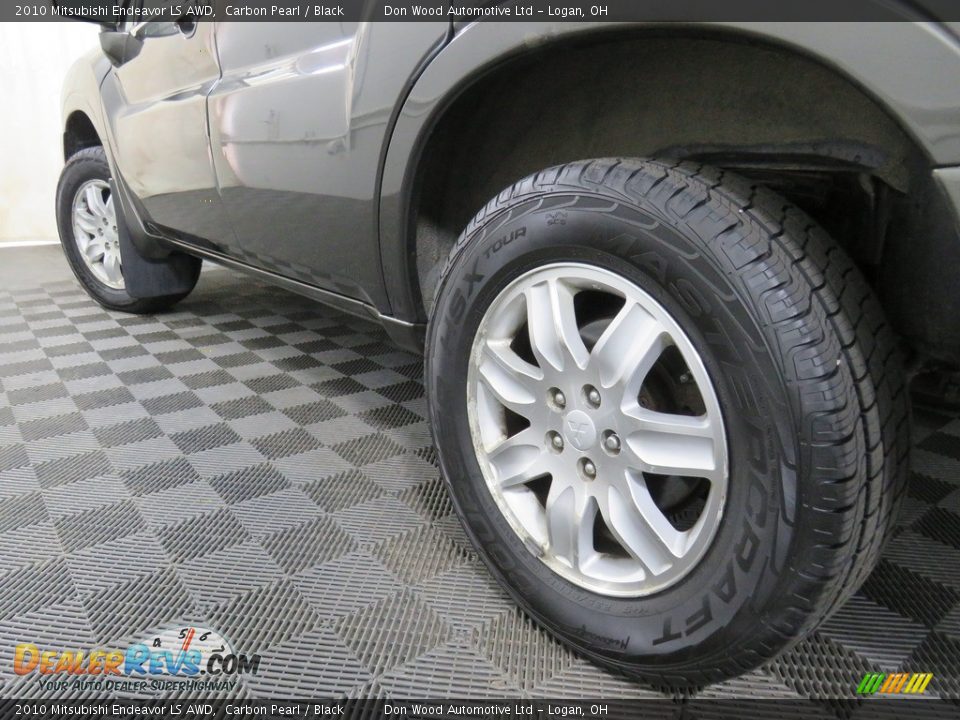 2010 Mitsubishi Endeavor LS AWD Carbon Pearl / Black Photo #9