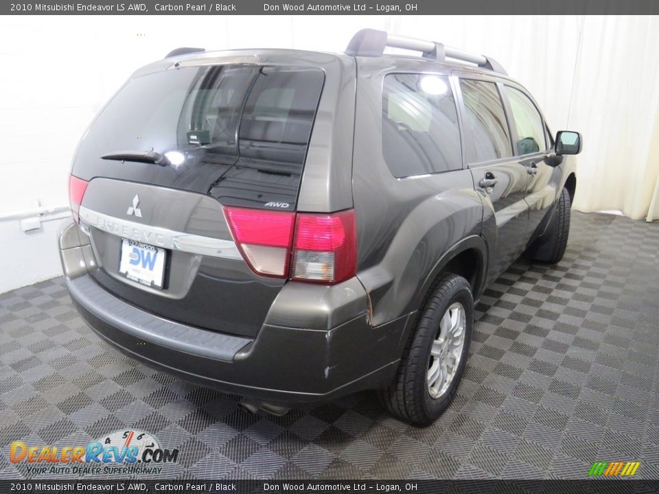 2010 Mitsubishi Endeavor LS AWD Carbon Pearl / Black Photo #15