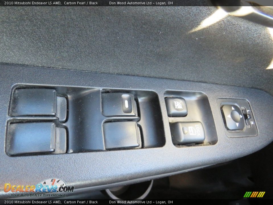 2010 Mitsubishi Endeavor LS AWD Carbon Pearl / Black Photo #20