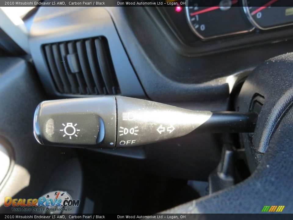 2010 Mitsubishi Endeavor LS AWD Carbon Pearl / Black Photo #21