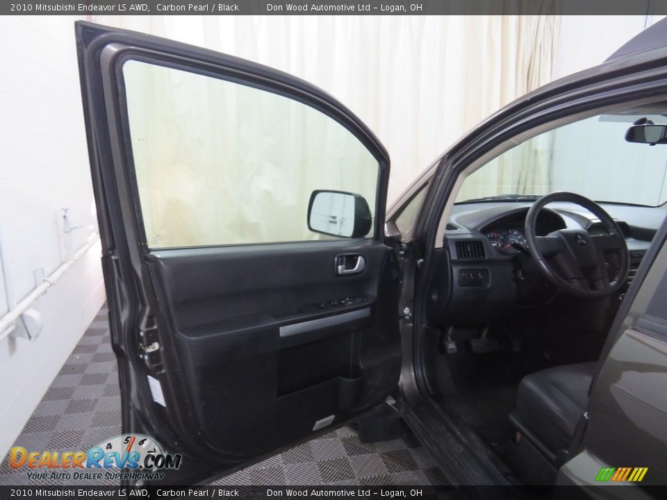 2010 Mitsubishi Endeavor LS AWD Carbon Pearl / Black Photo #26