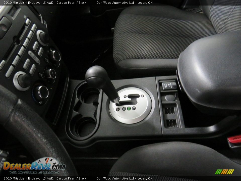 2010 Mitsubishi Endeavor LS AWD Carbon Pearl / Black Photo #29
