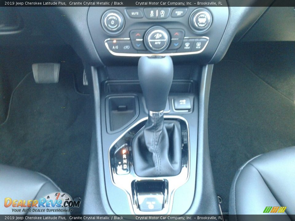 2019 Jeep Cherokee Latitude Plus Granite Crystal Metallic / Black Photo #16