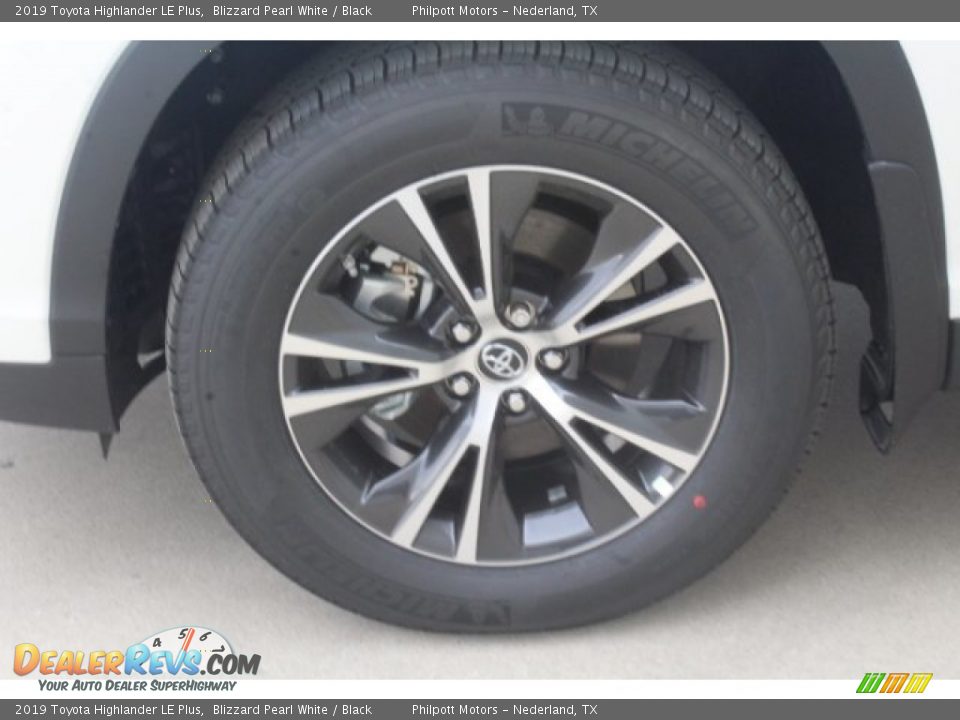 2019 Toyota Highlander LE Plus Blizzard Pearl White / Black Photo #5