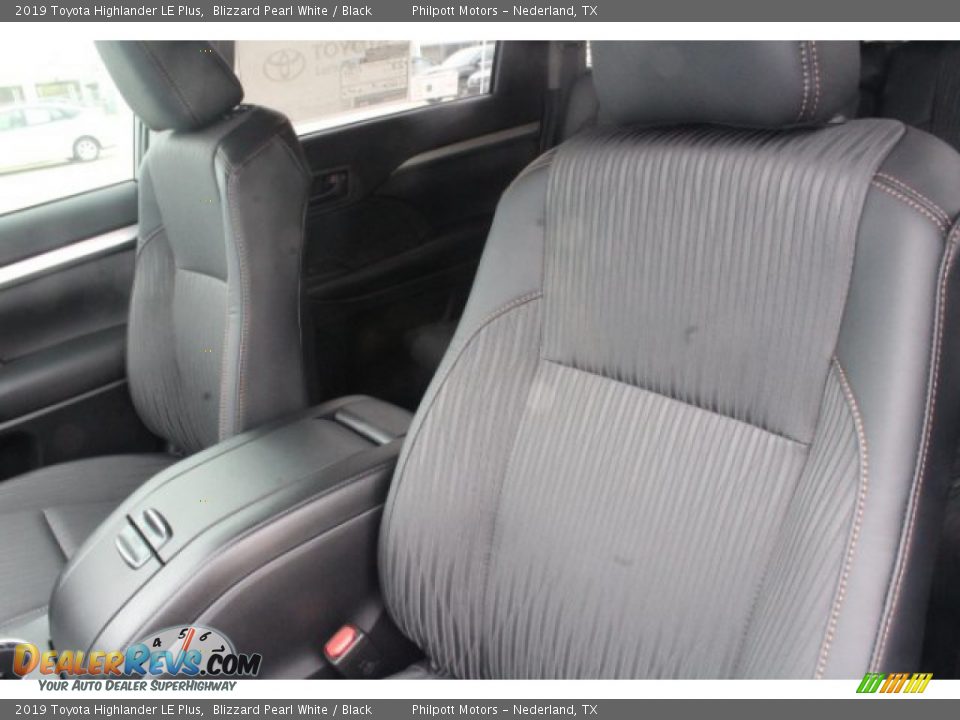 2019 Toyota Highlander LE Plus Blizzard Pearl White / Black Photo #10