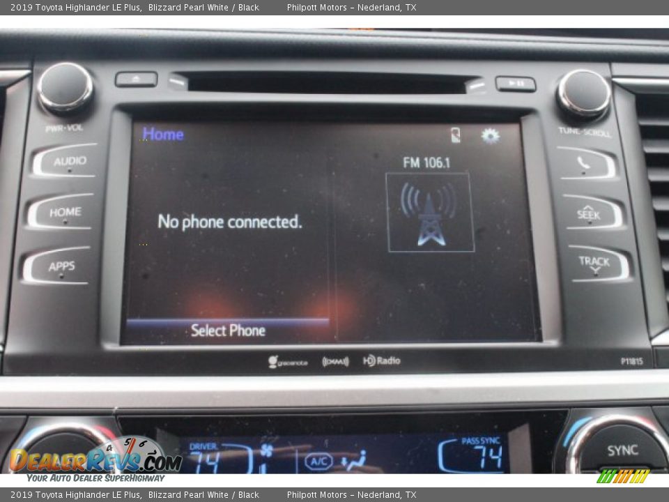 2019 Toyota Highlander LE Plus Blizzard Pearl White / Black Photo #11