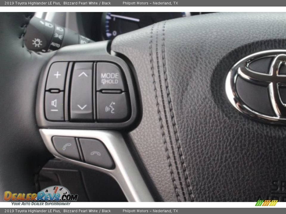 2019 Toyota Highlander LE Plus Blizzard Pearl White / Black Photo #14