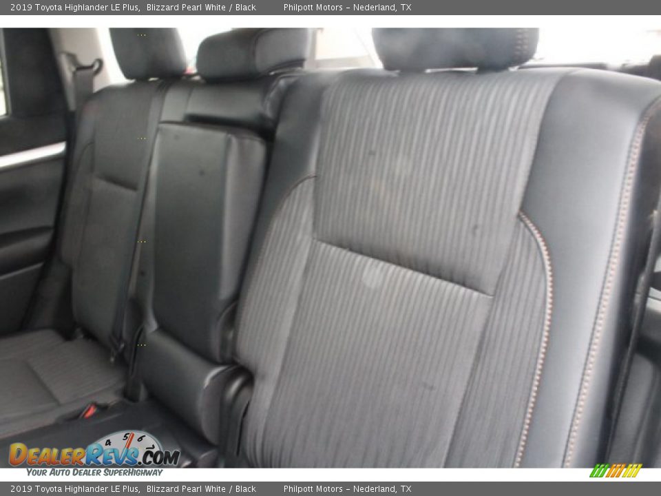2019 Toyota Highlander LE Plus Blizzard Pearl White / Black Photo #17
