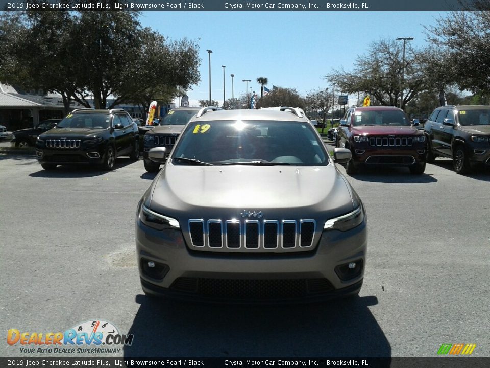 2019 Jeep Cherokee Latitude Plus Light Brownstone Pearl / Black Photo #8