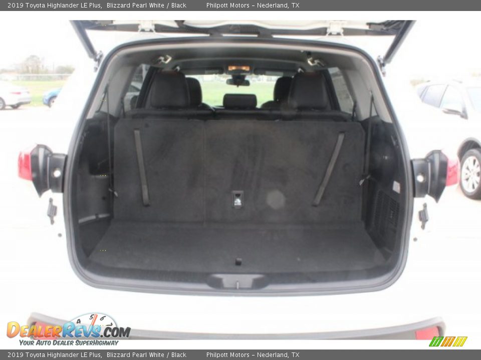 2019 Toyota Highlander LE Plus Blizzard Pearl White / Black Photo #20