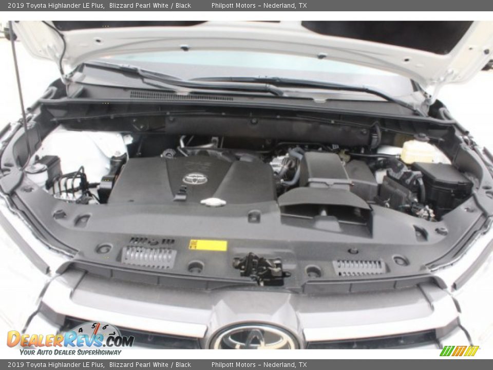 2019 Toyota Highlander LE Plus Blizzard Pearl White / Black Photo #22