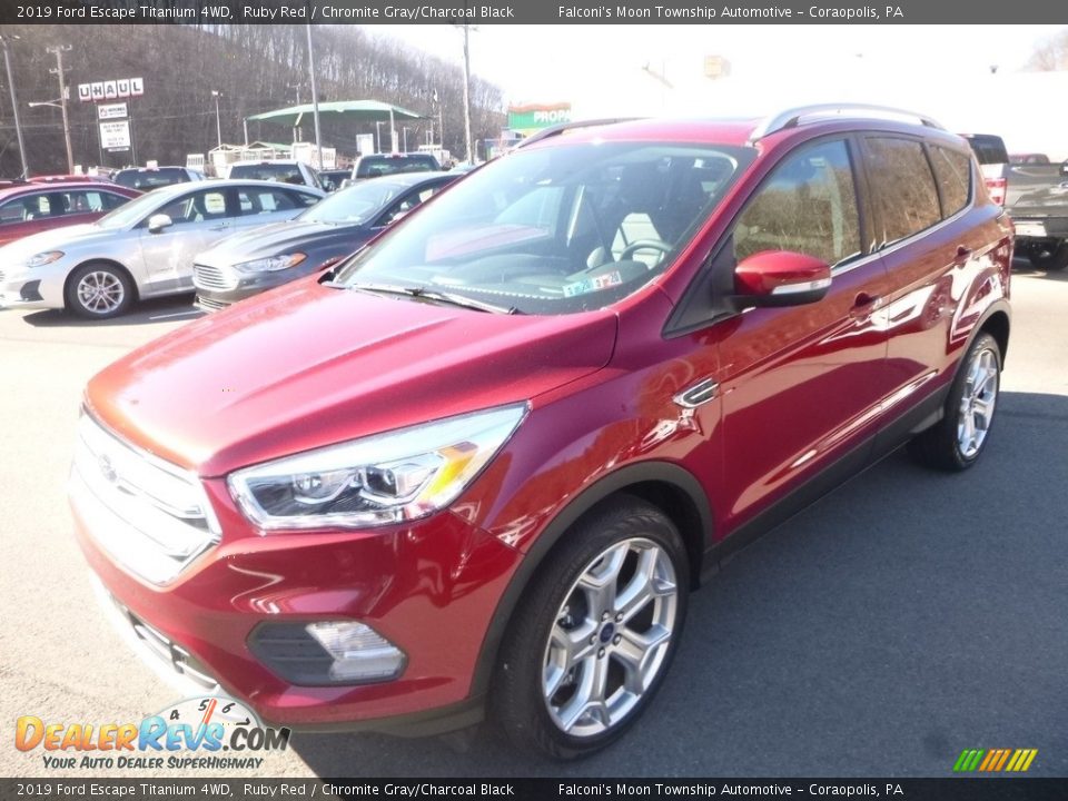 2019 Ford Escape Titanium 4WD Ruby Red / Chromite Gray/Charcoal Black Photo #2