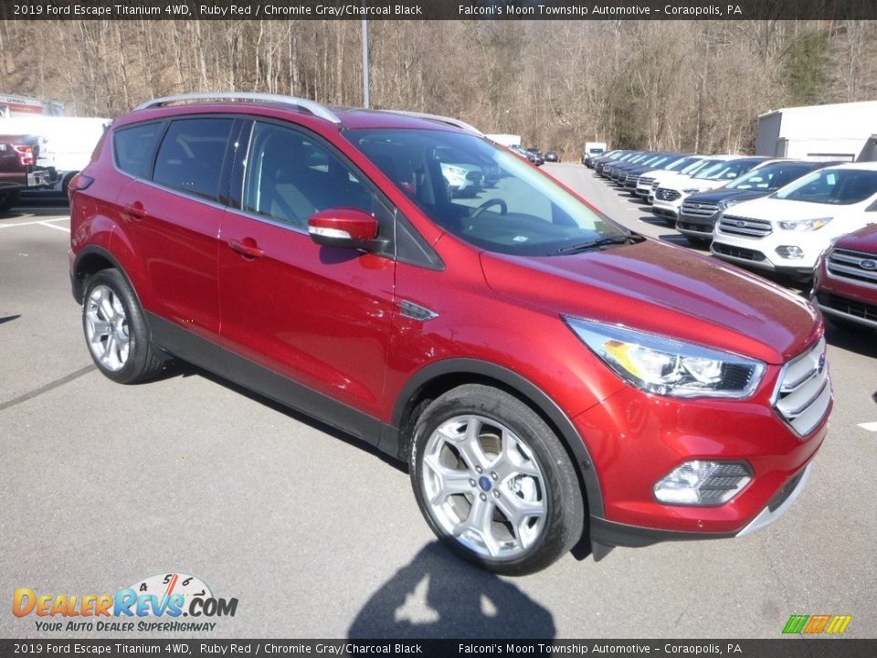 2019 Ford Escape Titanium 4WD Ruby Red / Chromite Gray/Charcoal Black Photo #4