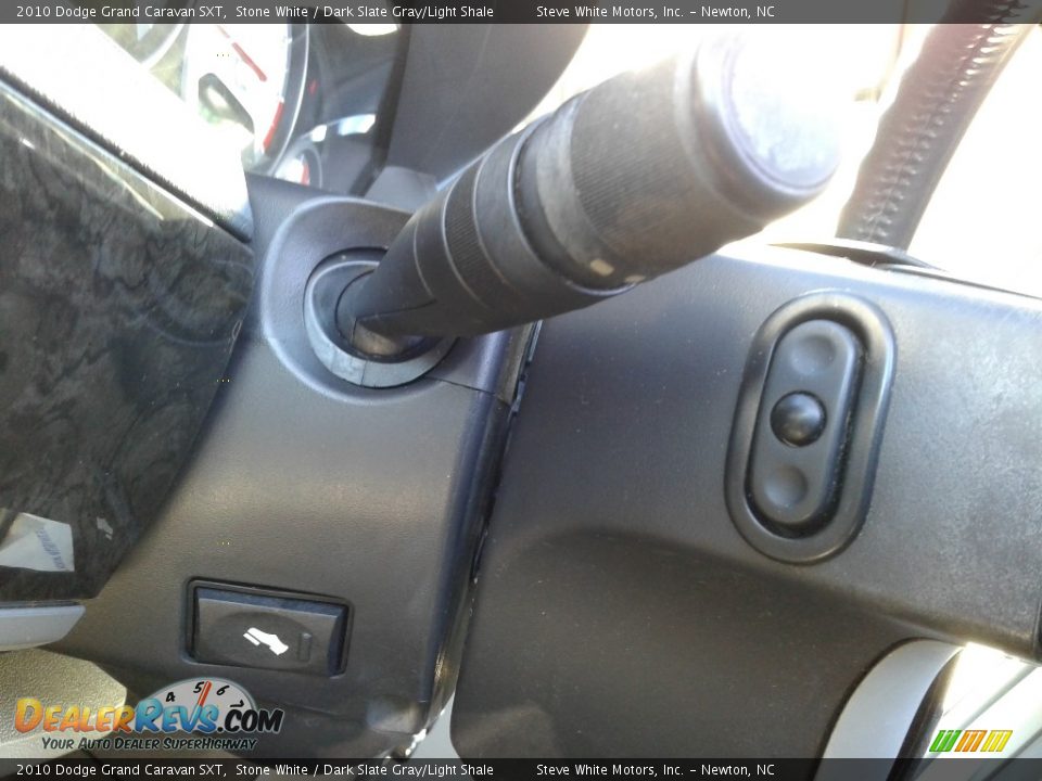 2010 Dodge Grand Caravan SXT Stone White / Dark Slate Gray/Light Shale Photo #19