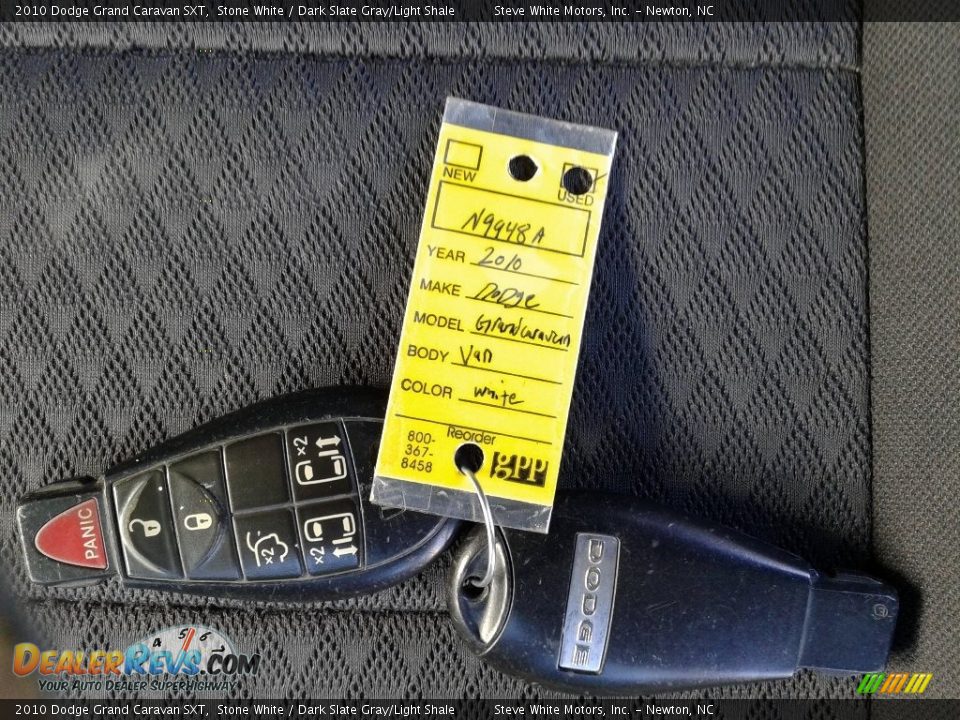 2010 Dodge Grand Caravan SXT Stone White / Dark Slate Gray/Light Shale Photo #27