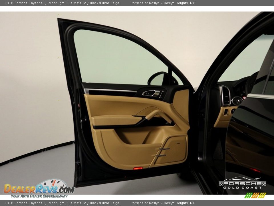 2016 Porsche Cayenne S Moonlight Blue Metallic / Black/Luxor Beige Photo #12